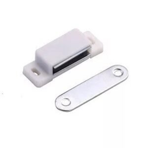 Mágneses bútorcsappantyú 43 mm